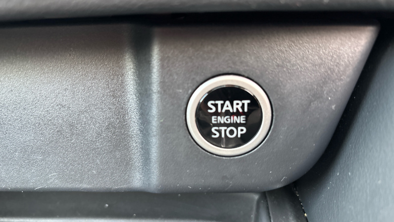 Nissan Qashqai 1.3 DiG-T MH N-Connecta 5dr Petrol Hatchback